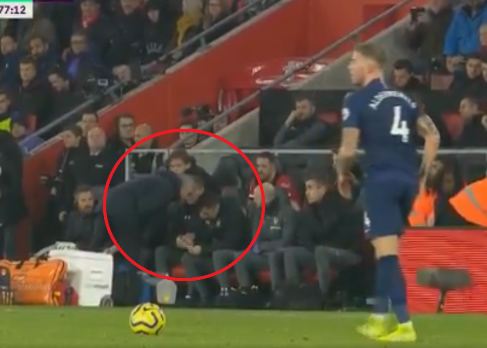 Ovo što je uradio nikad nećete više videti! Na kraju nazvao pomoćnika idiotom (VIDEO)