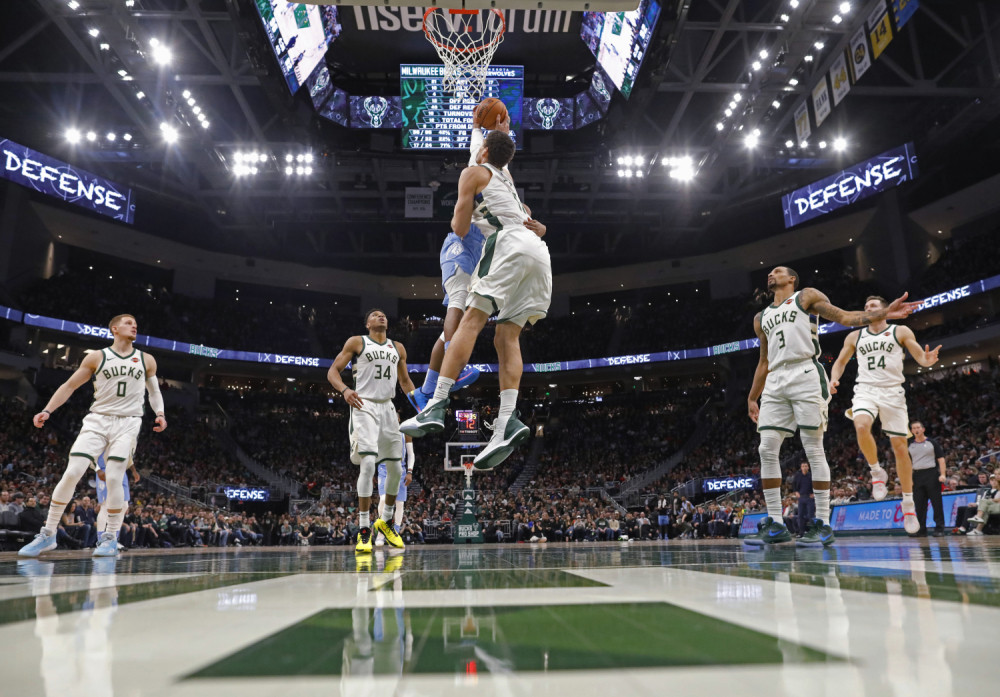 Novi dabl-dabl sjajnog Adetokumba, Lejkersi ubacili 43 poena u prvoj četvrtini (FOTO/VIDEO)