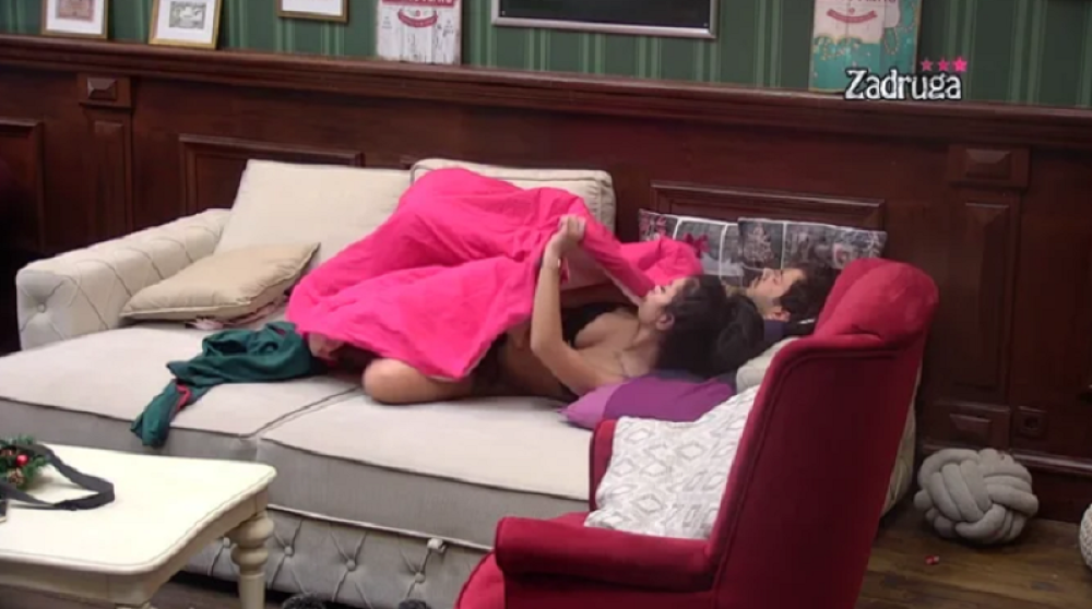 Goli Nataša Radan i Filip Đukić nakon agrsivne jutarnje akcije shvatili da su pred kamerama! (VIDEO)