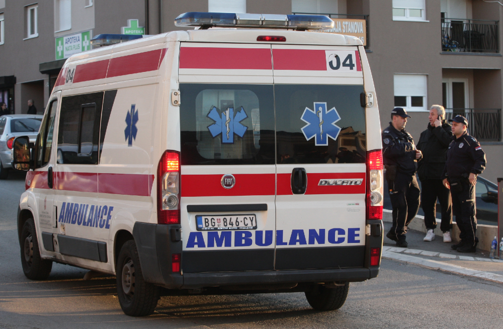 Dete izletelo na ulicu u Aleksincu i odmah poginulo