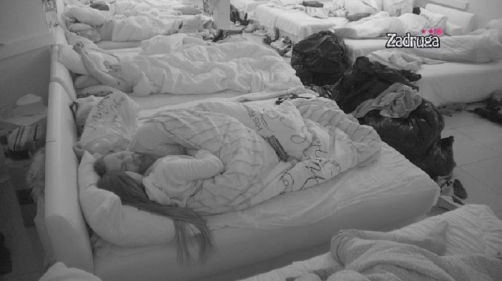 Se*s Dragane i Eda u sitne sate: Samo par minuta nakon raskida, imali vrelu akciju (VIDEO)