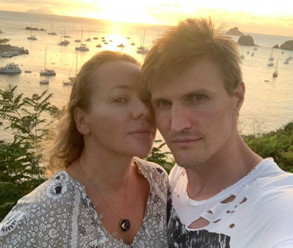 Legendarni Rus sa suprugom sklopio ugovor o slobodi prevare! Njeno obrazloženje je zapanjujuće, a čik pogodite sa koliko njih je spavao?