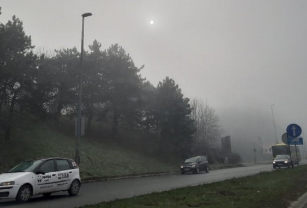 Ukoliko vaše vozilo nije opremljeno zimskim pneumaticima može doći do velike opasnosti