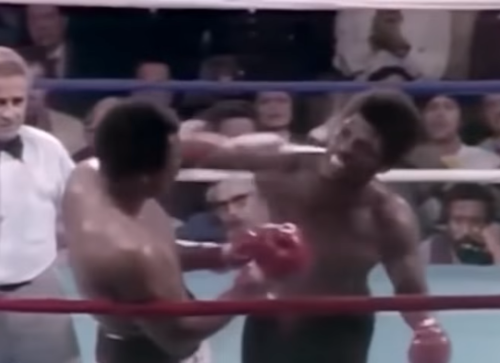 Bokser koji je pobedio Muhameda Alija teško bolestan (VIDEO)