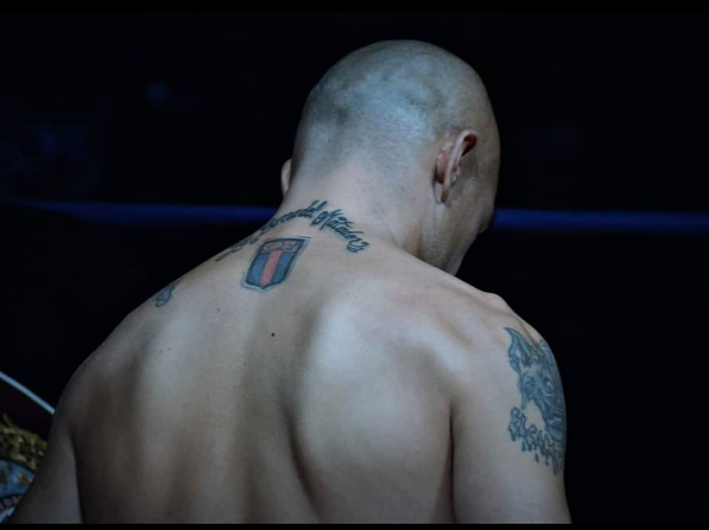 Bivši šampion sveta umalo zaklan mesarskim nožem pred najbližima, zločinac mu poručio: "Ovo je za ljude koje si ubio!" (FOTO)