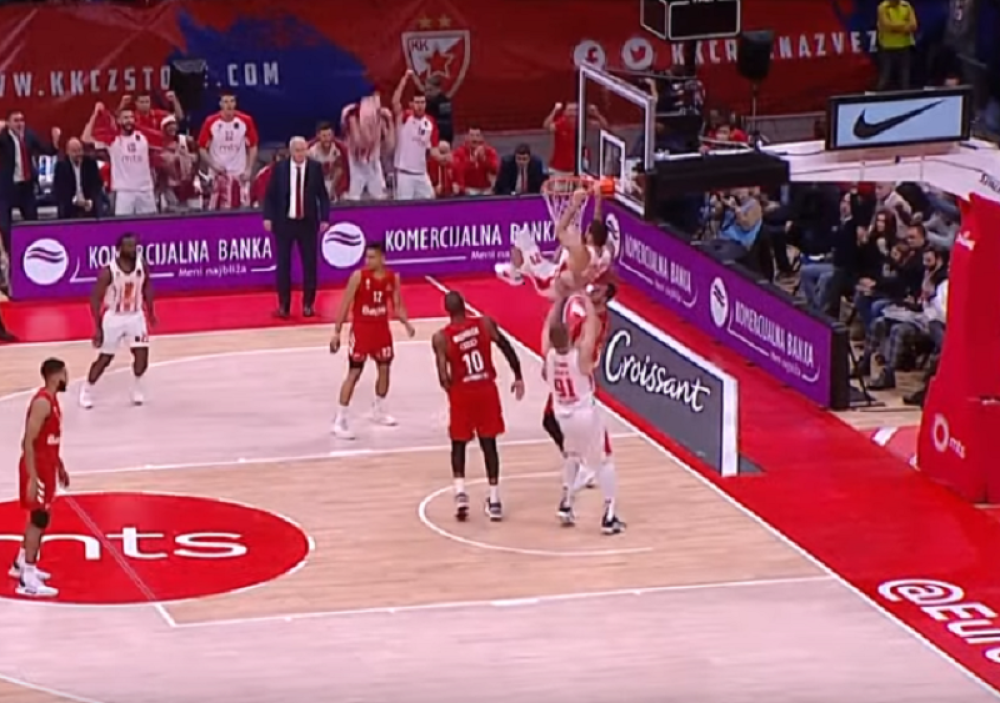 Zvezdin novajlija izveo zakucavanje večeri (VIDEO)