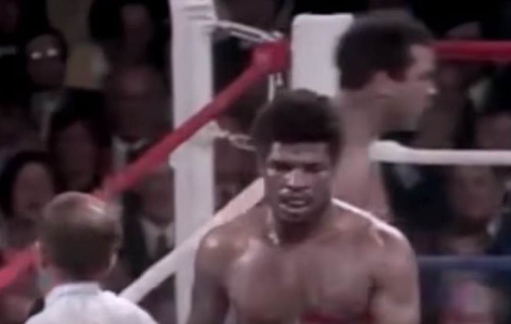 Čuveni bokser koji je pobedio Muhameda Alija boluje od teške bolesti (FOTO)