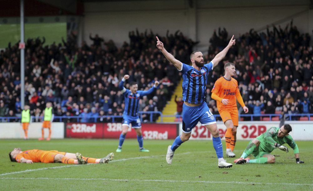Mitrović sa tribina gledao meč sadašnjeg i potencijalnog kluba! "Svrake" razočarale!