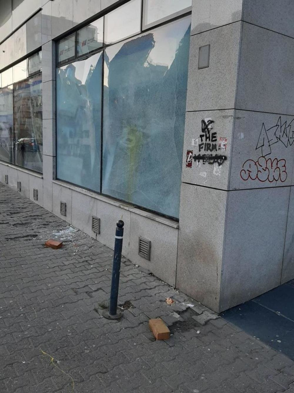 I fašistički okupatori su se sa većim poštovanjem odnosili prema Gradskoj kući nego demonstranti