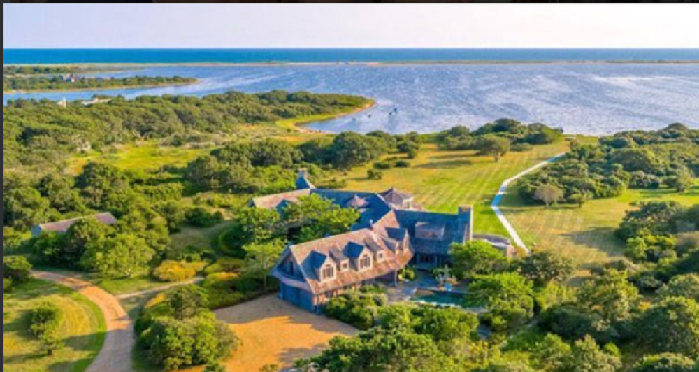 Bivši predsednik sa ženom kupio luksuznu vilu na ostrvu bogataša!