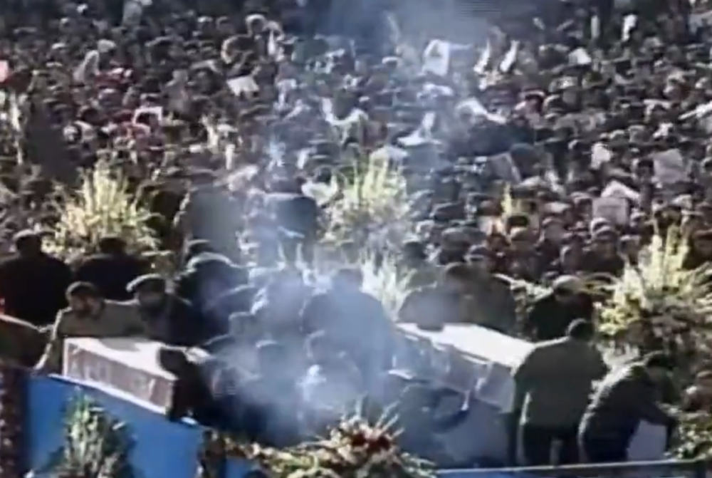 Mrtvi i ranjeni na sve strane! (UZNEMIRUJUĆI VIDEO SA LICA MESTA)