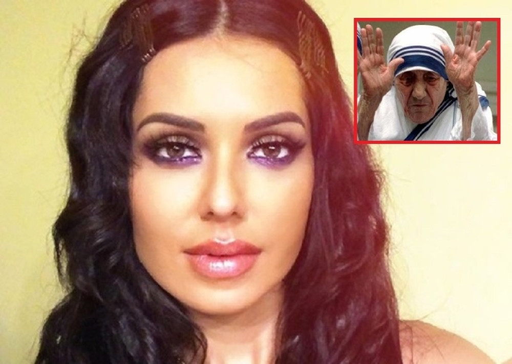 Tanja Savić isturila gole grudi i pozvala se na Majku Terezu! (FOTO)