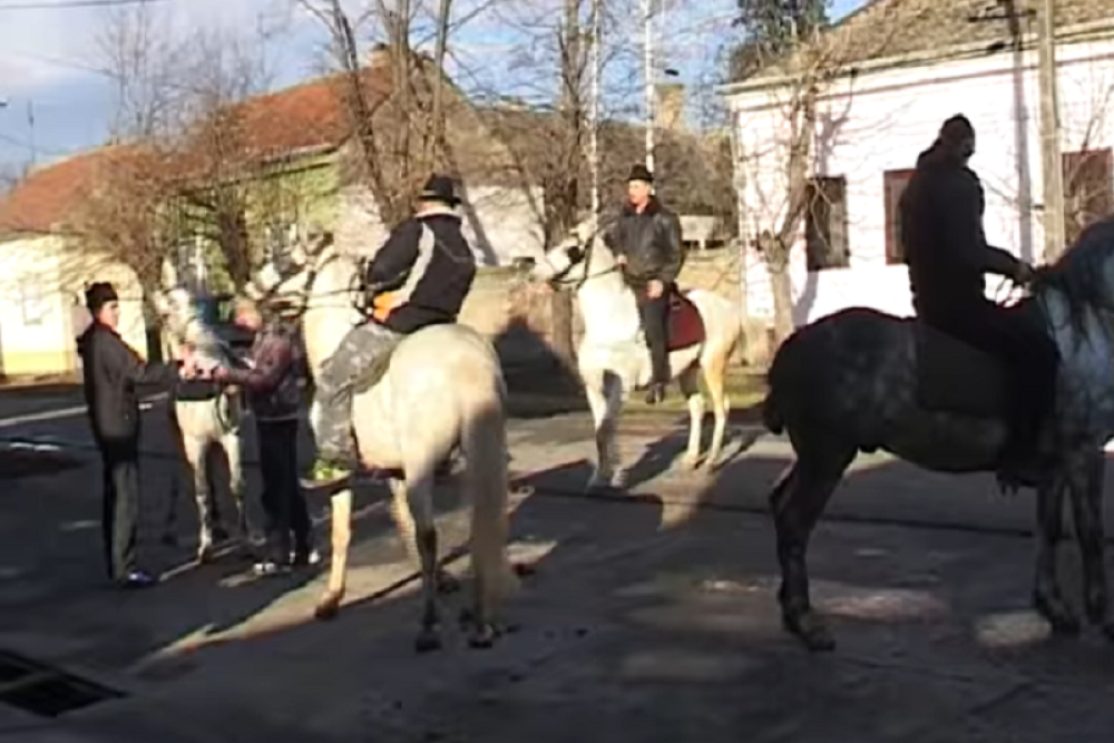 Svakog 8. januara se događa širom Vojvodine, a ponegde i u Šumadiji. Šta predstavlja ovaj stari srpski običaj?