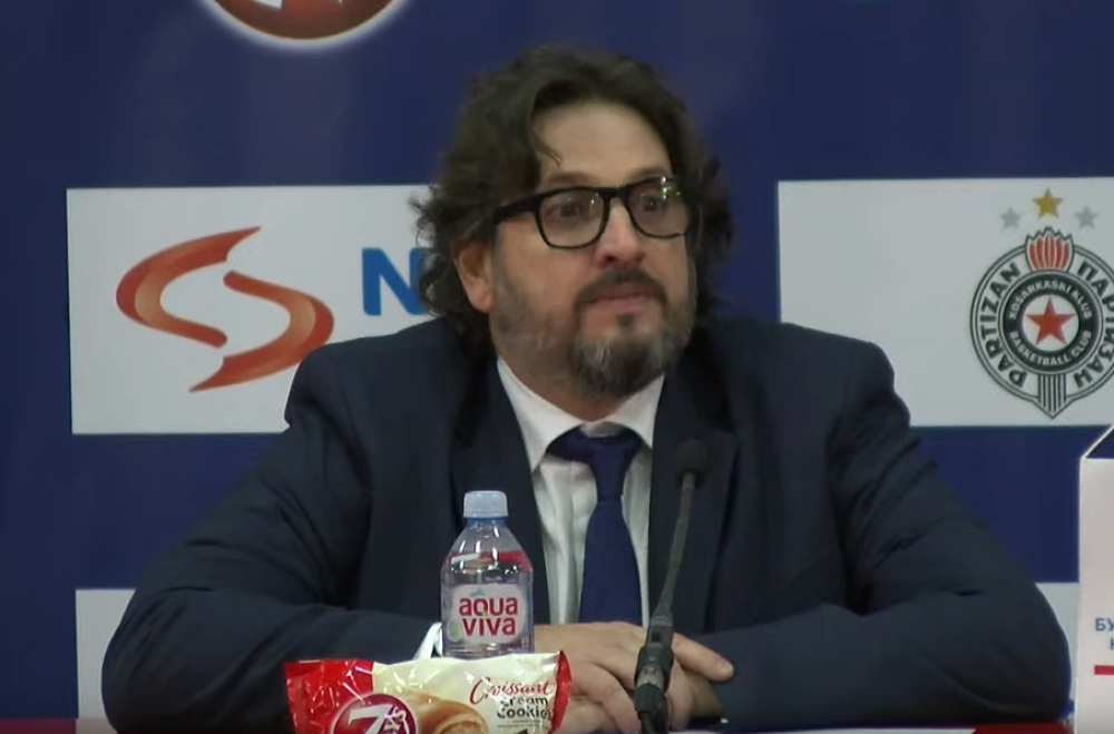 Italijanski stručnjak urnebesnom forom rasplakao sve novinare! Potom se osvrnuo na utakmicu i protivnika! (VIDEO)