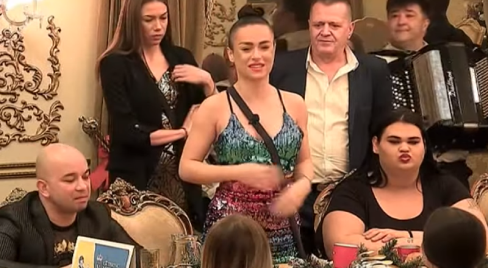 Tek smo počeli, a već imamo blam godine: Ivania čestitala Božić i obrukala se za sva vremena (VIDEO)