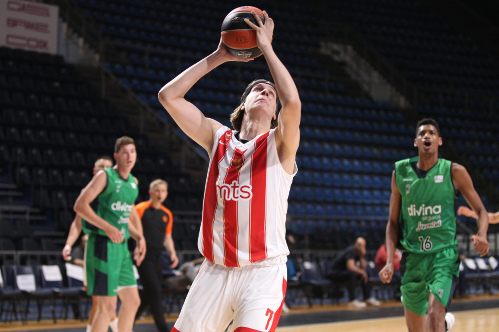 Tek je postao punoletan, a već ima višegodišnji ugovor