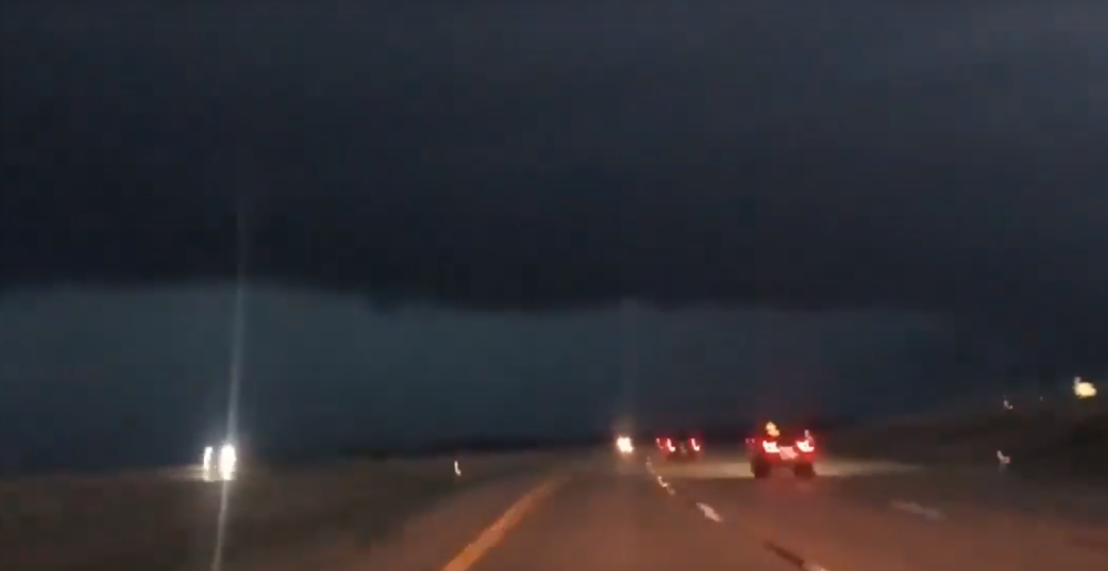 Tornado hara jugom Amerike, vodene bujice, srušene kuće i nered na sve strane! (VIDEO)