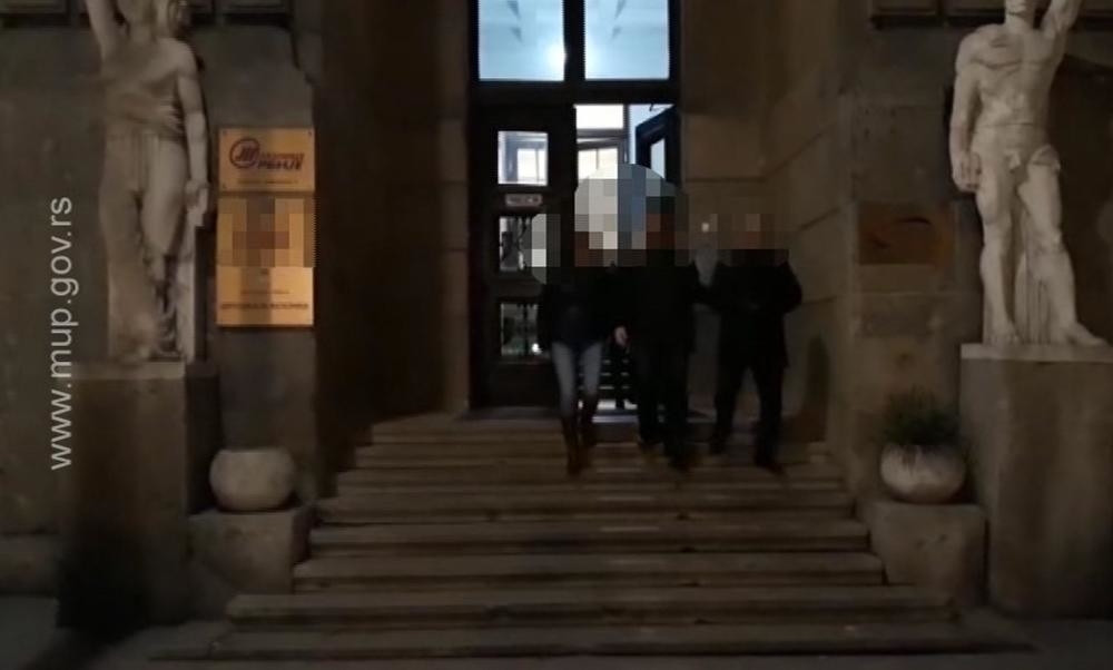 Velika akcija policije u Beogradu! Upali u stan, kada su videli šta mu je iza radijatora odmah su ga odveli u zatvor