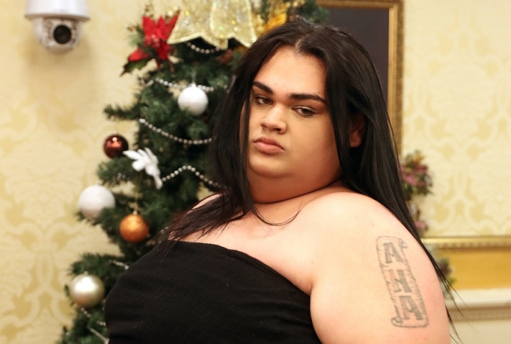 Kiki Nikolić je najpoznatiji transvestit u Srbiji, a ovo je njegova sestra - isti su! (FOTO)