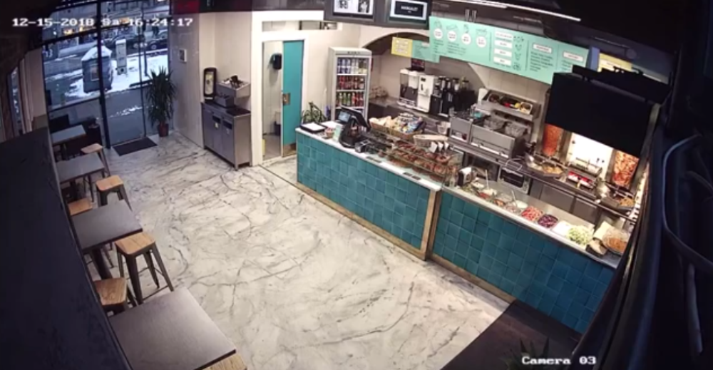 "Otvori kasu da ne bih nekog povredio"