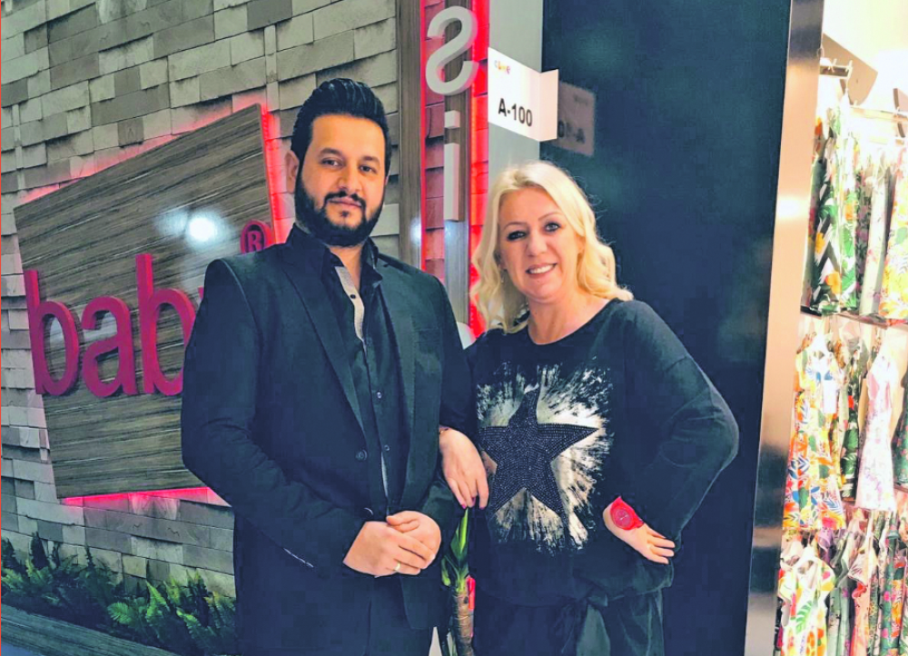 Neće vam biti dobro kada vidite sa kakvim lepotanom će glumiti naša pevačica! (FOTO)