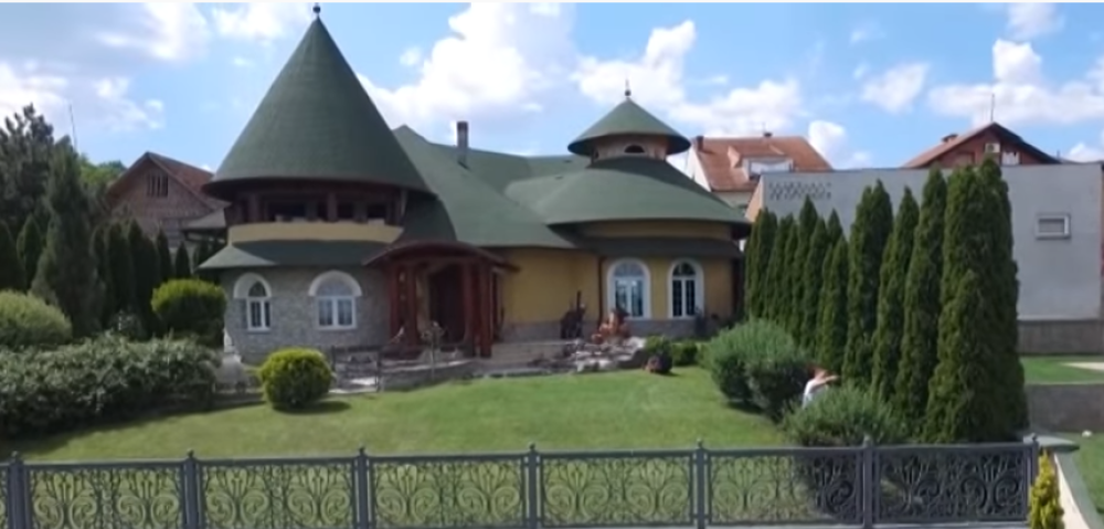 Njihove luksuzne kuće vrede milione evra: Vera ima najskuplju, a ovaj poznati pevač ima i hotel na moru