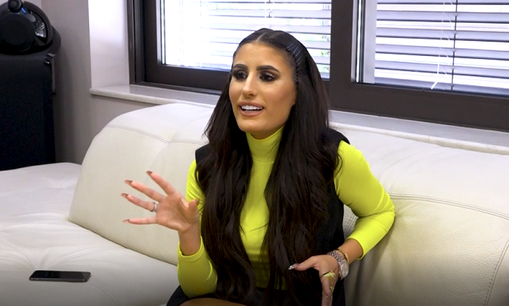 Didi Džej na nogama nosi zlatne "Roleks" satove! Za naš portal pokazala torbu koja vredi kao dva stana u Beogradu! (VIDEO)