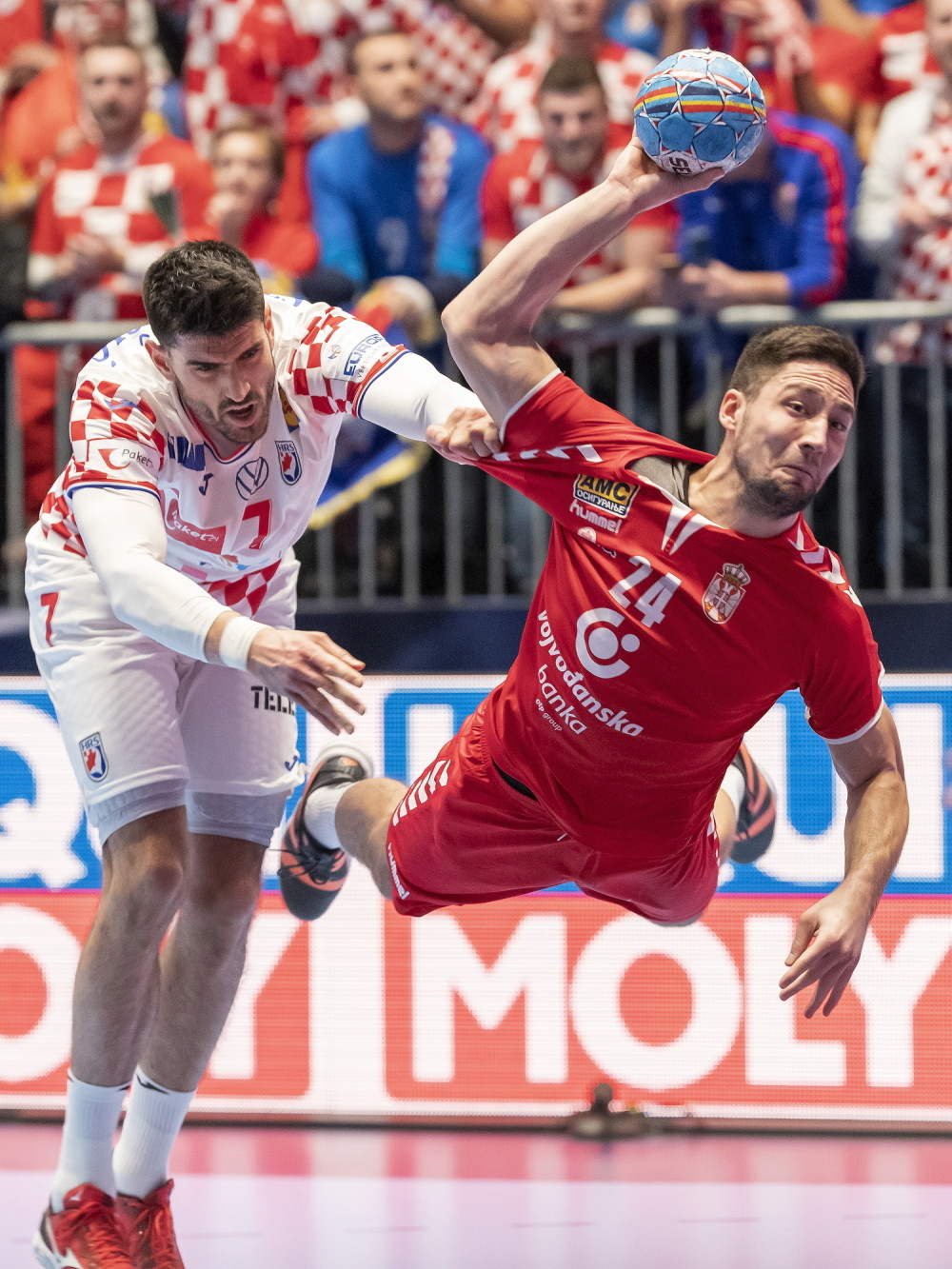 Rukometaš naših komšija opleo po narodu ove dve zemlje!