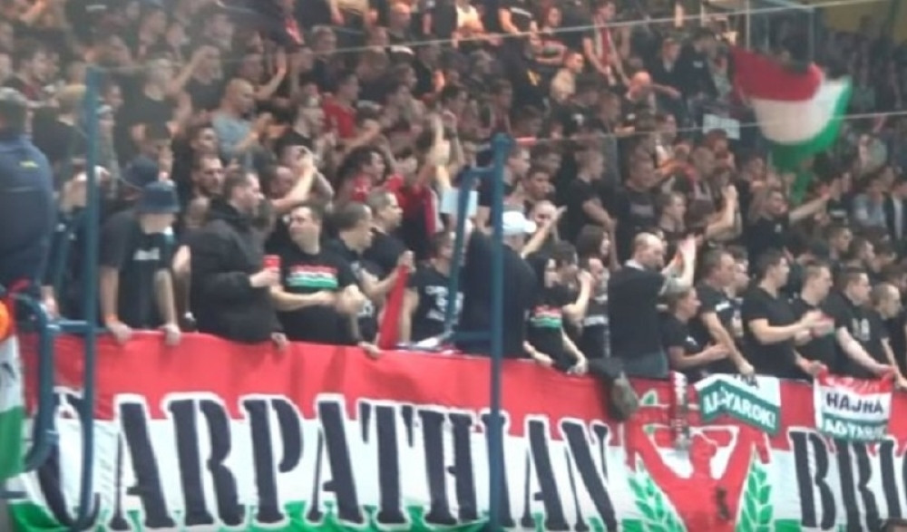 Ekstremna huliganska grupa "Karpatske brigade" čeka srpske vaterpoliste koji su pred istorijom! (VIDEO)