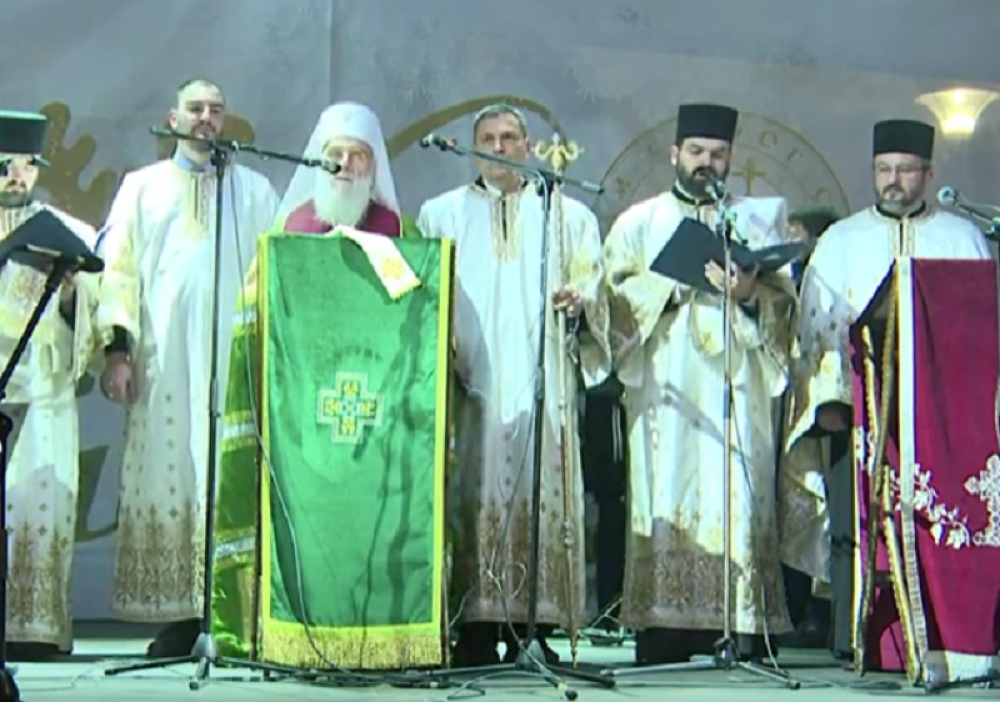 Održan moleban za srpski narod i Crkvu u Crnoj Gori, a onda uz vatromet dočekana Nova godina (VIDEO)