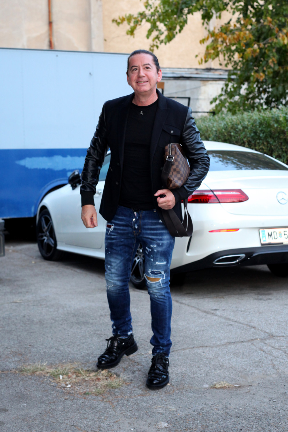 "Izgubio sam rođenog brata kada je imao samo 28 godina": Jašar Ahmedovski progovorio o najbolnijoj temi