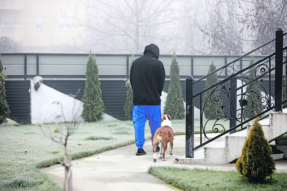 Poznati pevač iskeširao skoro 100.000 evra: Svi u neverici gledali na šta je potrošio brdo para! (FOTO)