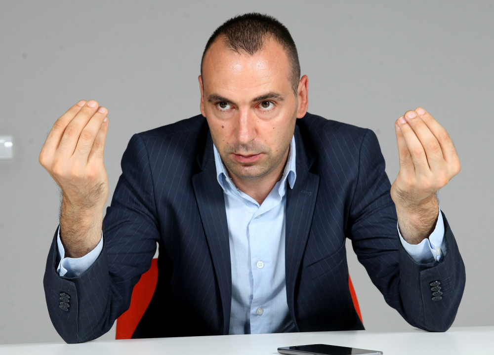 Najoštrije osuđujem najnovije monstruozne napade na porodicu predsednika Srbije!