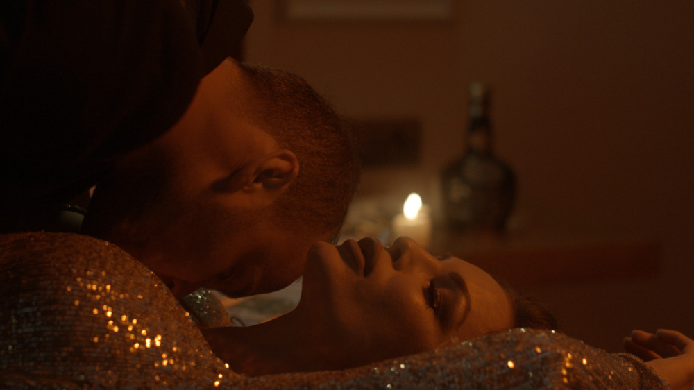 Pevač preživeo pakao od života: Bio je izbačen na ulicu, odgrizli su mu uvo, a najveća greška mu je bivša žena!