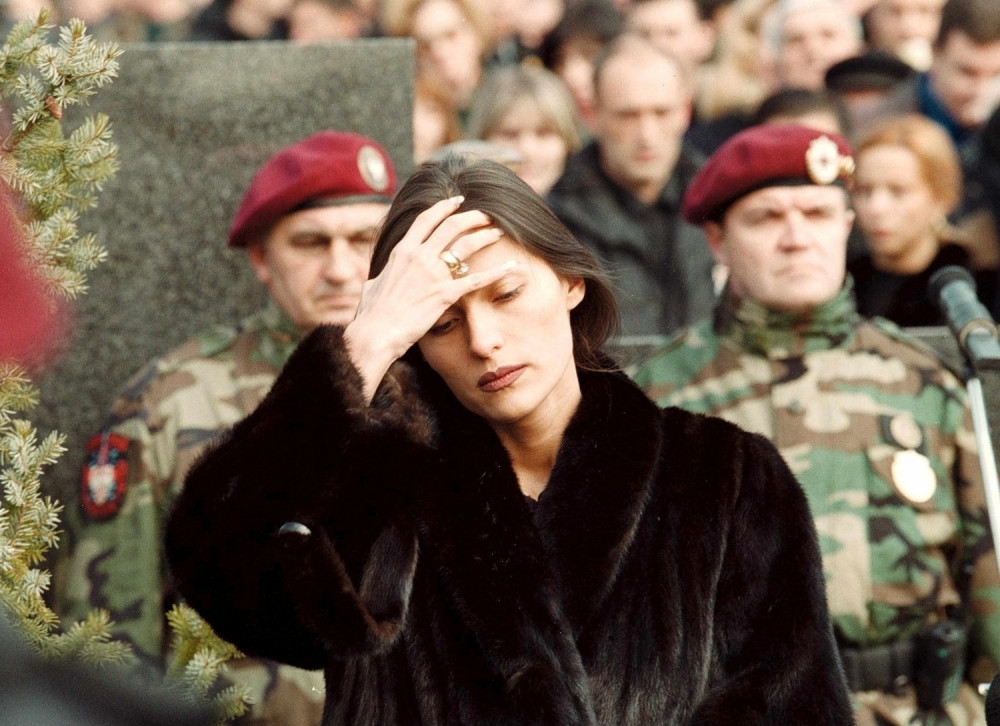 Jezivo svedočenje Cece Ražnatović o Arkanovom ubistvu: Iz usta mu vadila krv, Željka na rukama izneli iz hotela