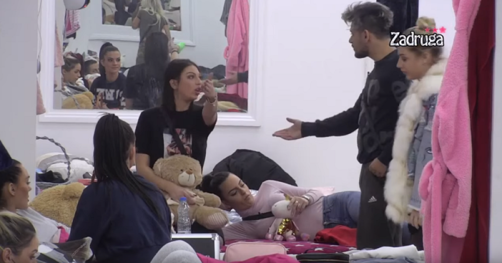 Odsečen deo tela... Maja Marinković odlepila, za sve okrivila rijaliti-par! (VIDEO)