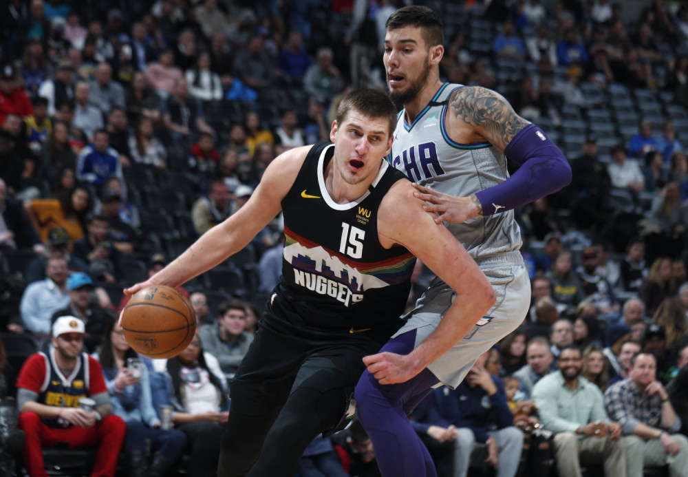 Meč obeležilo iskretanje skočnog zgloba, još uvek nepoznati detalji povrede (VIDEO)