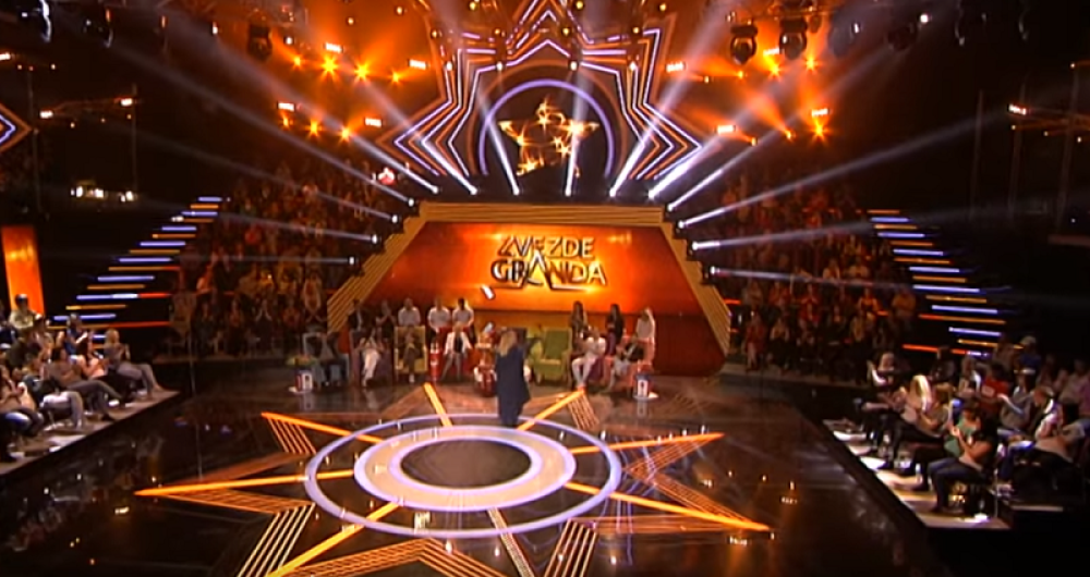 Srpska folkerka se zaglavila u toaletu zgrade u kojoj je stradalo oko 2.800 ljudi!