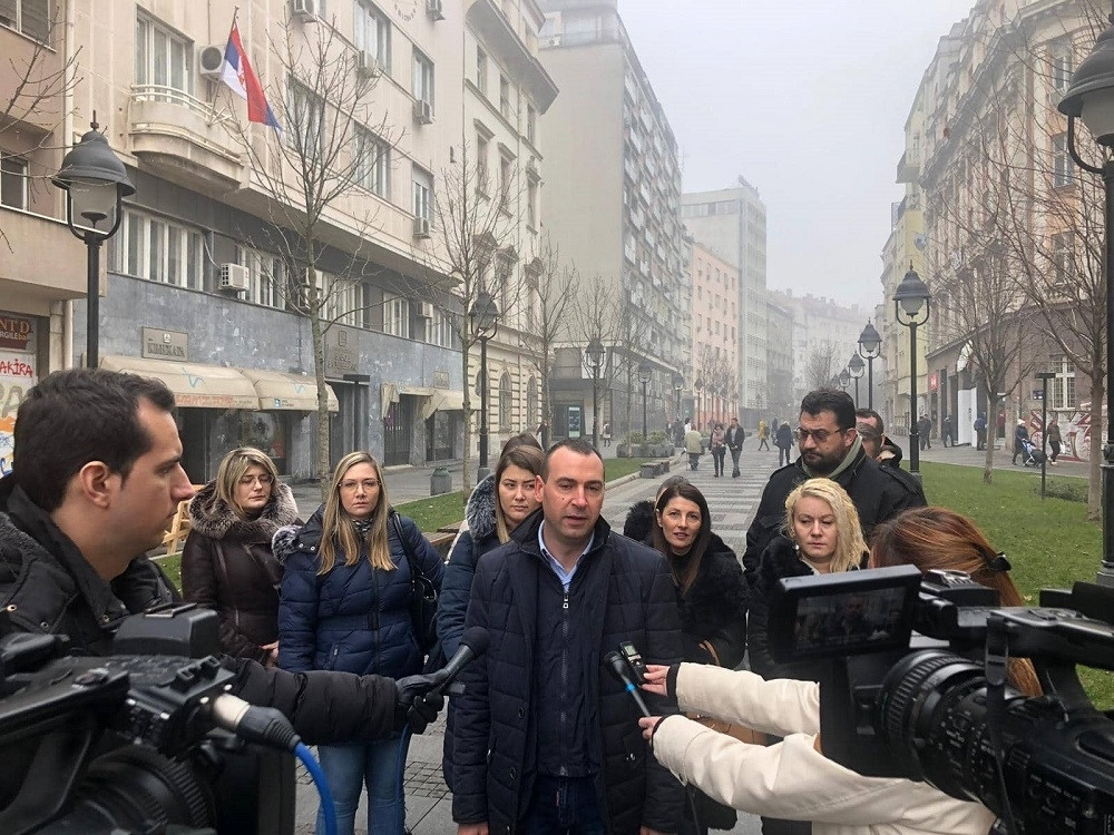 "Teško je setiti se svih neistina"