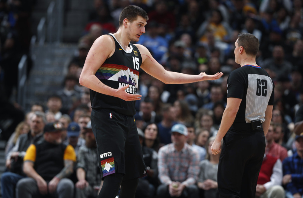 Sudija gledao atentant na Jokića kome šikljala krv, čak mu je i parče mesa sa ruke otkinuto! (VIDEO)