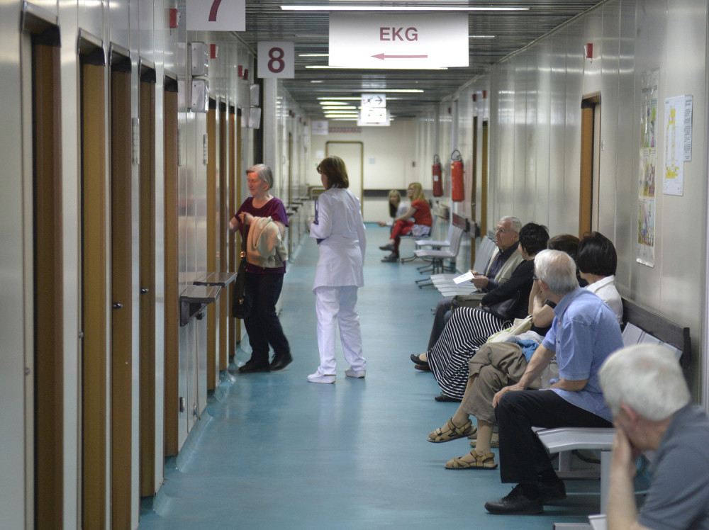 Pripadnik Žandarmerije napravio skandal u bolnici, nisu mogli da ga zaustave