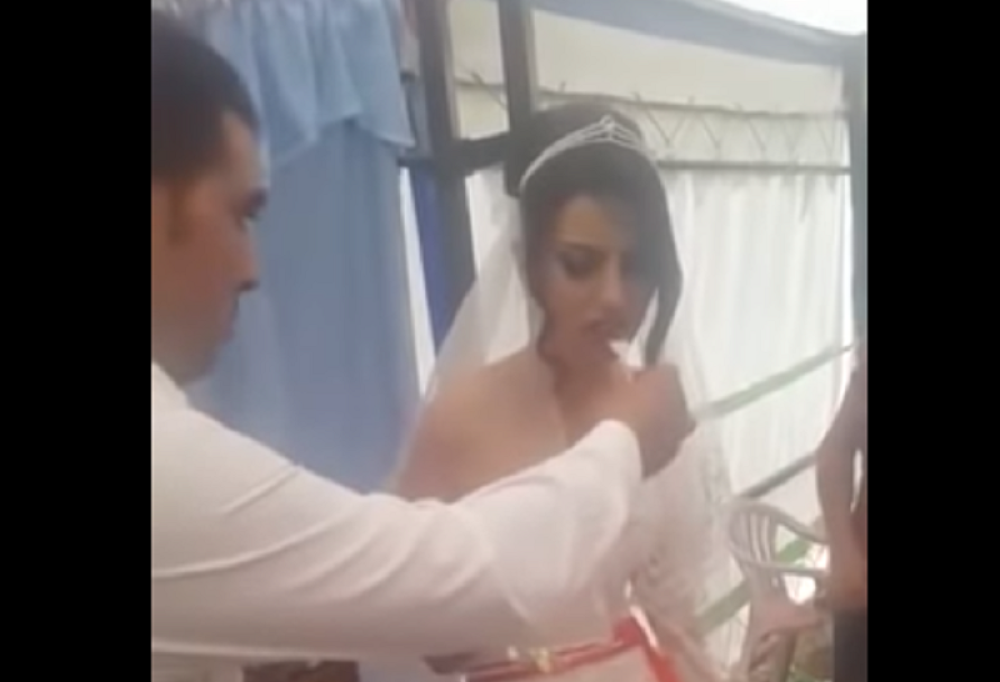 Svi su u šoku! Mlada je samo htela da se našali, mladoženja je uradio nešto nedopustivo (VIDEO)