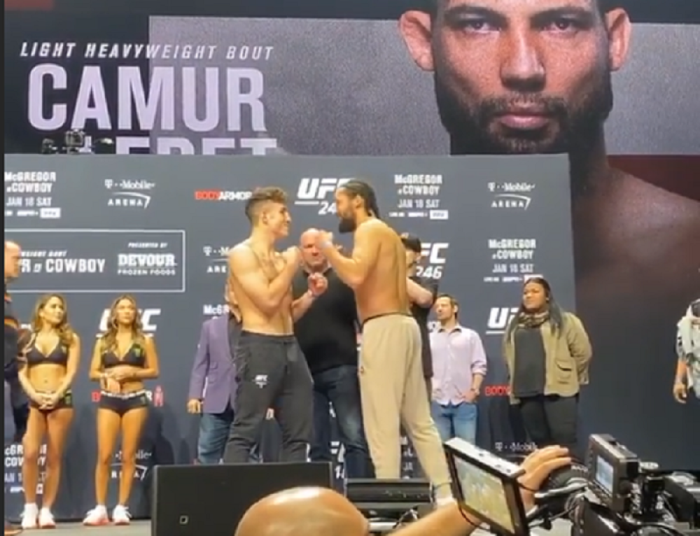 Hrvat "ponosni tata" Srbina?! Šampion UFC-a ispratio najbitniji dan u karijeri svog miljenika (FOTO)