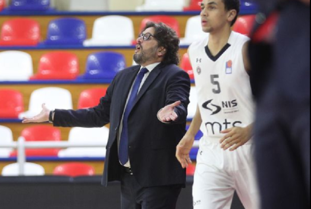 Jedan igrač mora da nađe "stanicu" crno-belog autobusa posle ubedljive pobede u Železniku