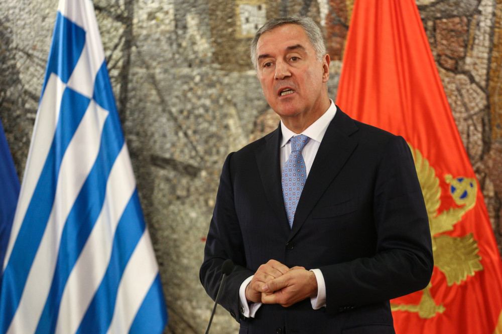 Student iz Crne Gore došao u Beograd, i greškom otkrio najveću prevaru Mila Đukanovića!