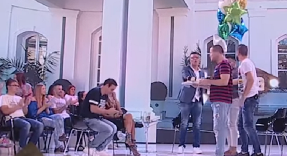 Poznati voditelj pričao o traumatičnom iskustvu: "Jedva sam živu glavu izvukao!"