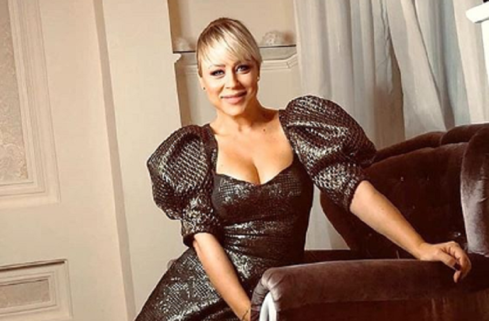 Slađa Alegro između dva gola muška tela! Pevačica jedva diše!