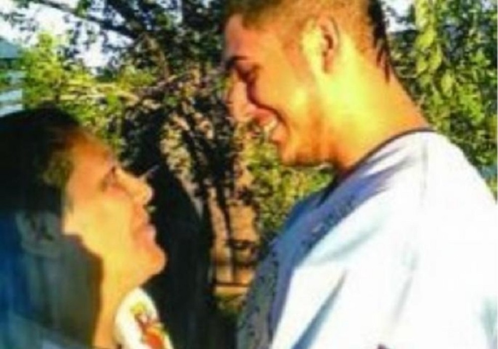 Majka i sin se zaljubili, a sada svakodnevno imaju se*s