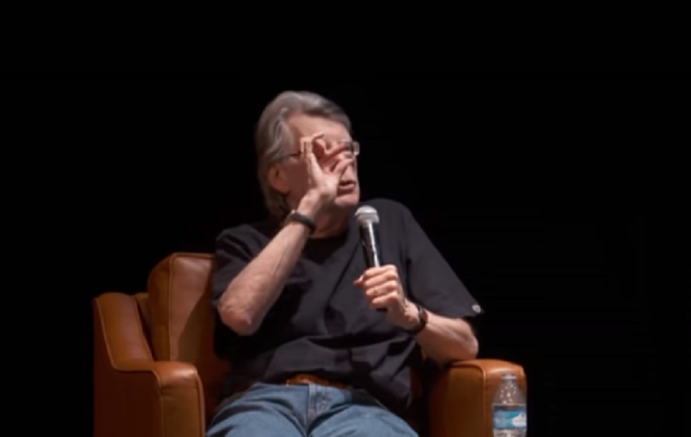 Svetski poznat pisac i član Filmske akademije optužen za rasizam!