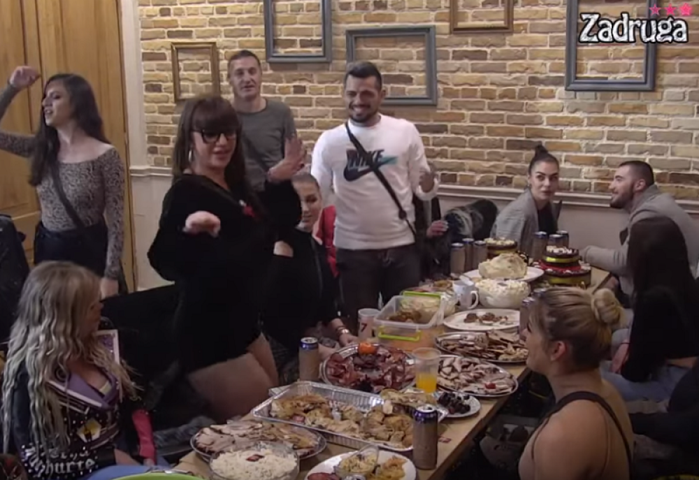 Miksi zavrtela g*uzom na slavi i napravila šou: Ovo se ne viđa svaki dan!